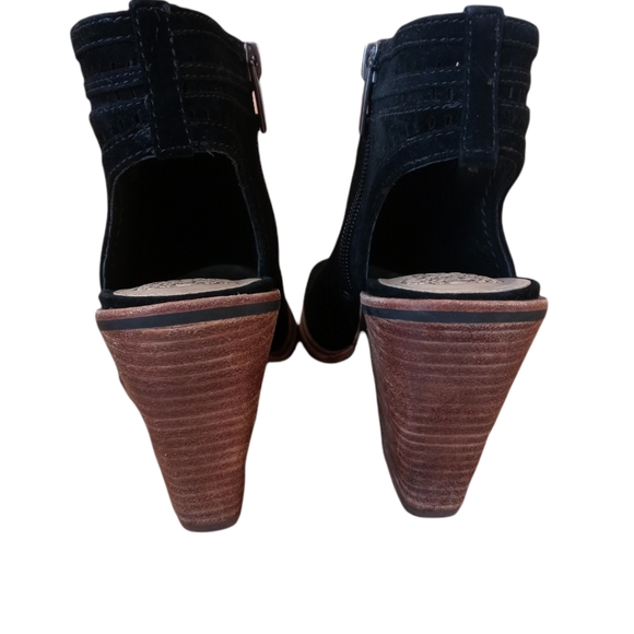 Make a offer😊 Vince Camuto ankle boot 5.5 - Picture 3 of 5